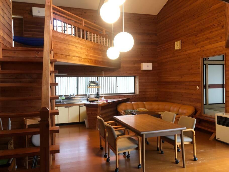北軽井沢の貸別荘一棟貸し切り-庭とウッドデッキつき Azumaiokozan מראה חיצוני תמונה